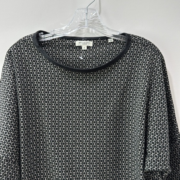 Black Patterned Women's Top - Picture 2 of 9